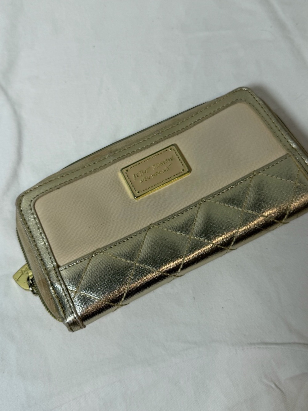 Betsey Johnson Gold and Cream Quilted Zip Wallet with Charm Cute Chic Classic